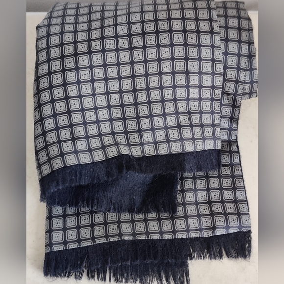 Vintage Wool Opera Scarf Tailored Look - Picture 3 of 12